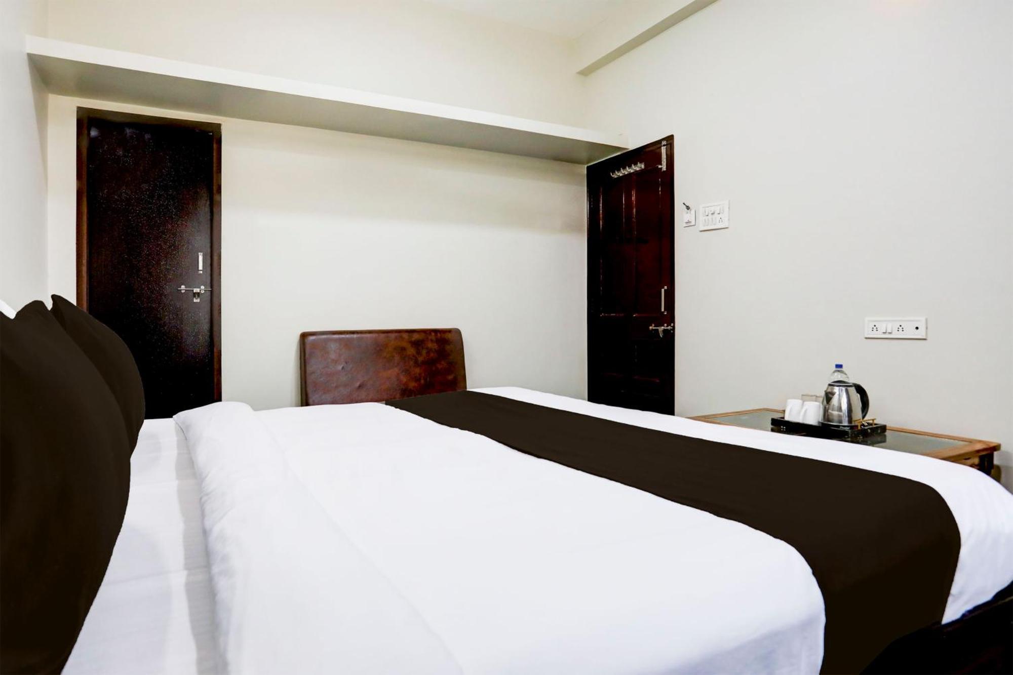 Hotel O The Baba Gest House Indore Buitenkant foto
