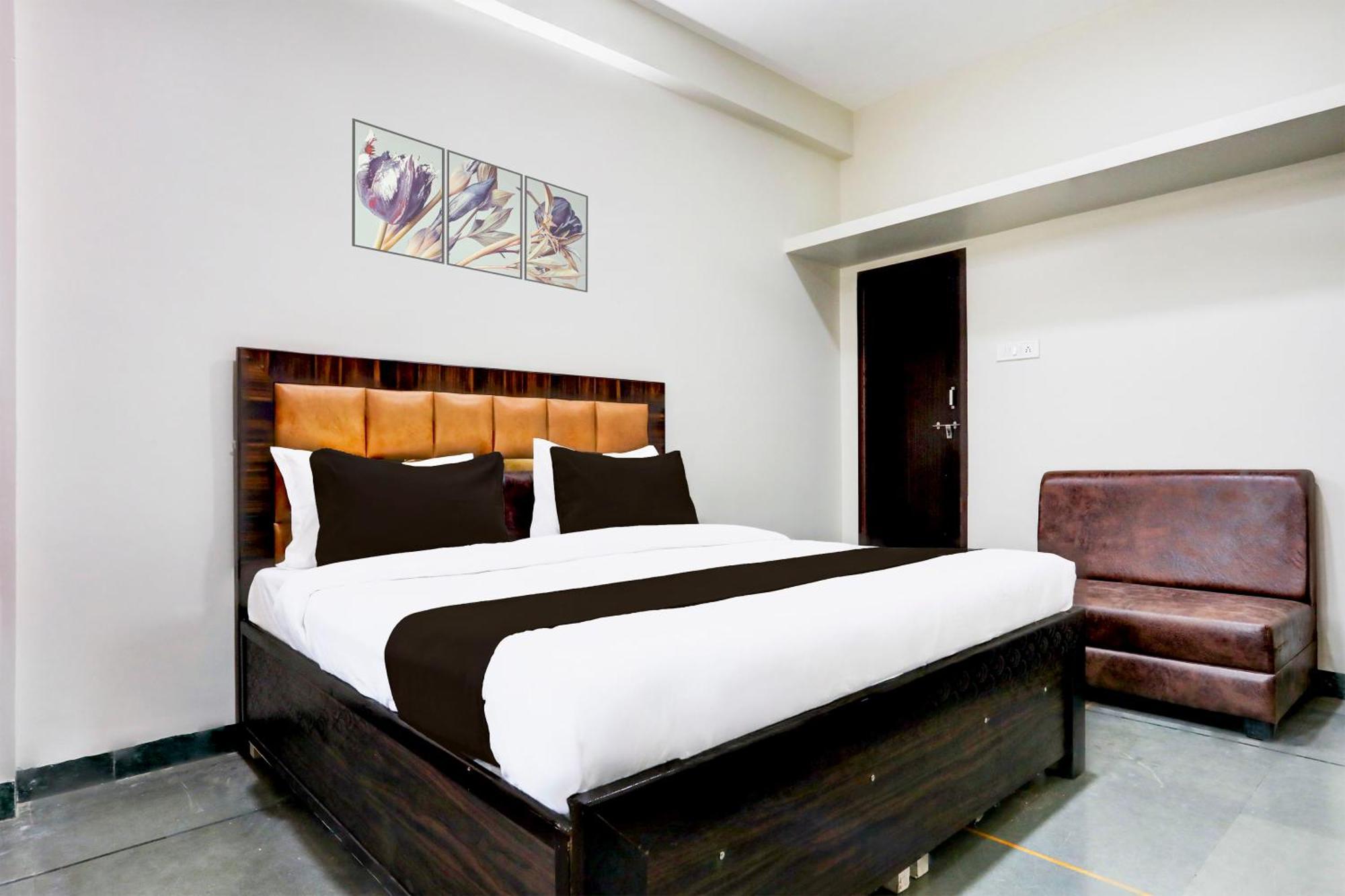 Hotel O The Baba Gest House Indore Buitenkant foto